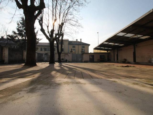 Palazzo in vendita a Paullo, Lombardia