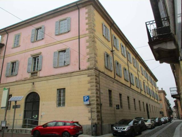 Palazzo in vendita a Borgo Ticino, Pavia