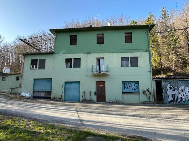 Palazzo in vendita a Unione dei comuni del Frignano, Pavullo Nel Frignano