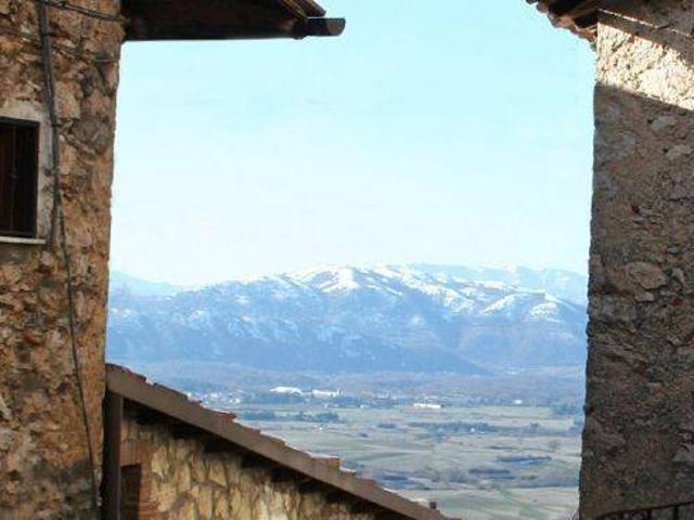 Palazzo in vendita a Pereto, Abruzzo