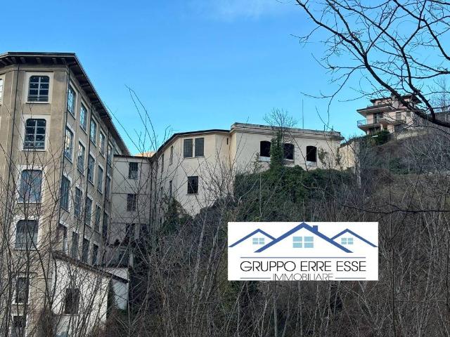 Palazzo in vendita a Borgata Combe, Piemonte