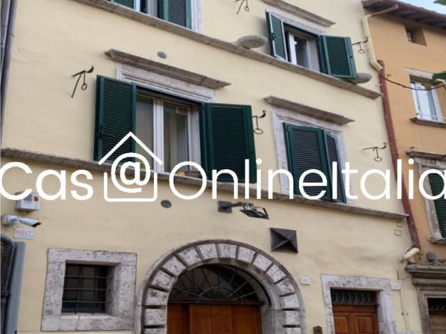 Palazzo in vendita a Sant'Erminio, Cenerente