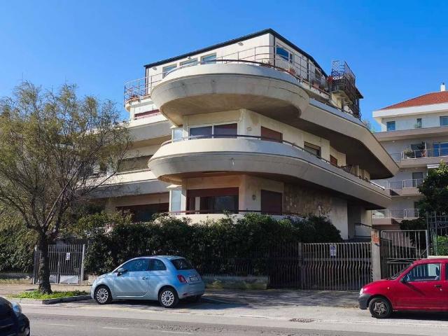 Palazzo in vendita a Pescara, Abruzzo