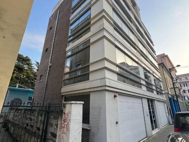 Palazzo in vendita a Pescara, Abruzzo