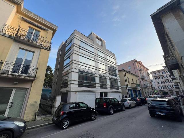 Palazzo in vendita a Pescara, Abruzzo