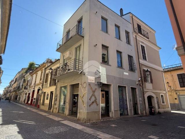 Palazzo in vendita a Pescara, Abruzzo