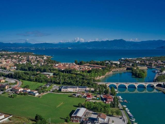 Palazzo in vendita a Peschiera Del Garda, Veneto