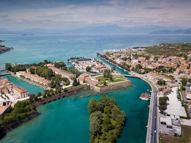 Palazzo in vendita a Peschiera Del Garda, Veneto