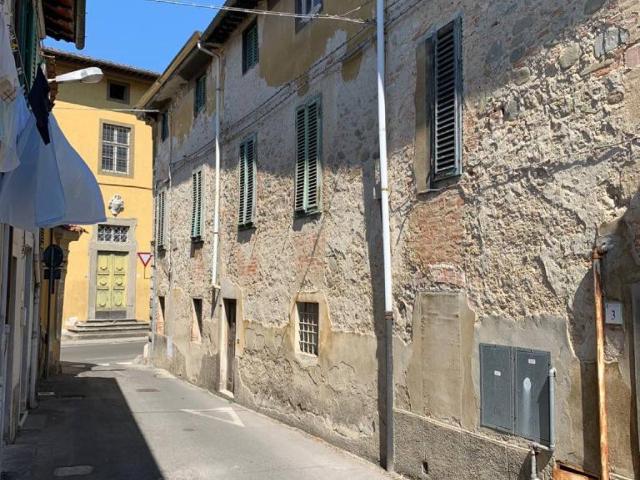 Palazzo in vendita a Pescia, Ricciano