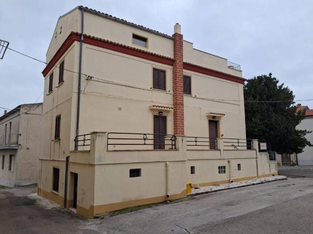 Palazzo in vendita a Petacciato, Molise