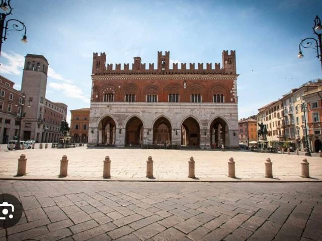 Palazzo in vendita a Giarona, Piacenza