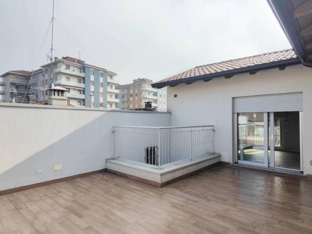Palazzo in vendita a Barriera Milano, Piacenza