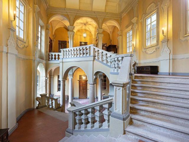 Palazzo in vendita a Piacenza, Reggio Emilia