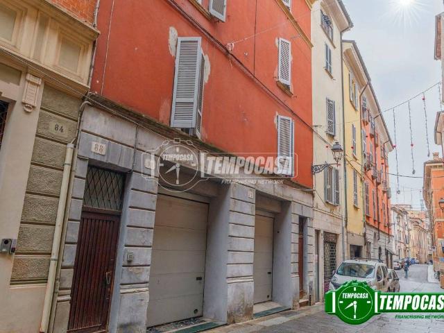 Palazzo in vendita a Piacenza, Reggio Emilia