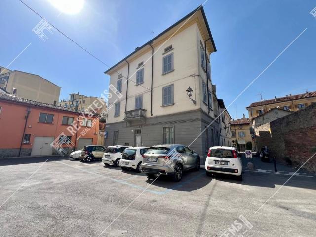 Palazzo in vendita a Infrangibile, Piacenza