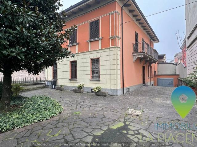 Palazzo in vendita a Piacenza, Reggio Emilia