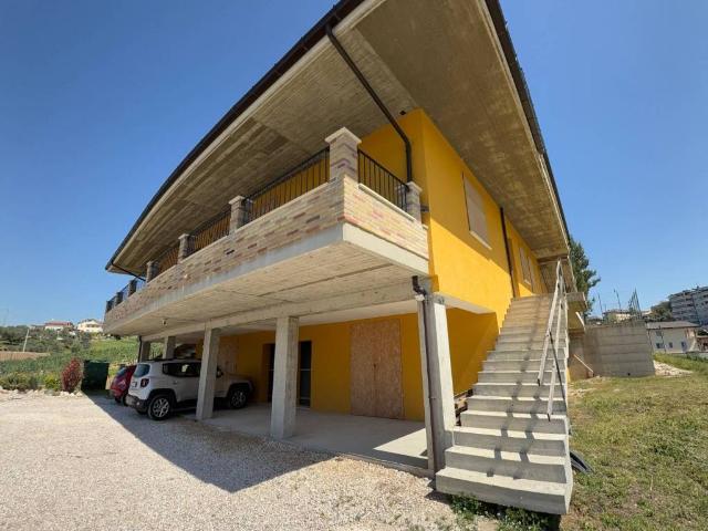 Palazzo in vendita a Pianella, Abruzzo