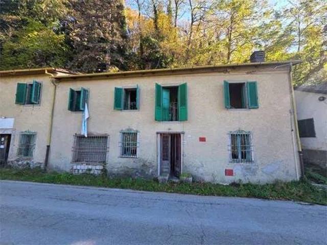 Palazzo in vendita a Unione Comuni Garfagnana, Piazza Al Serchio