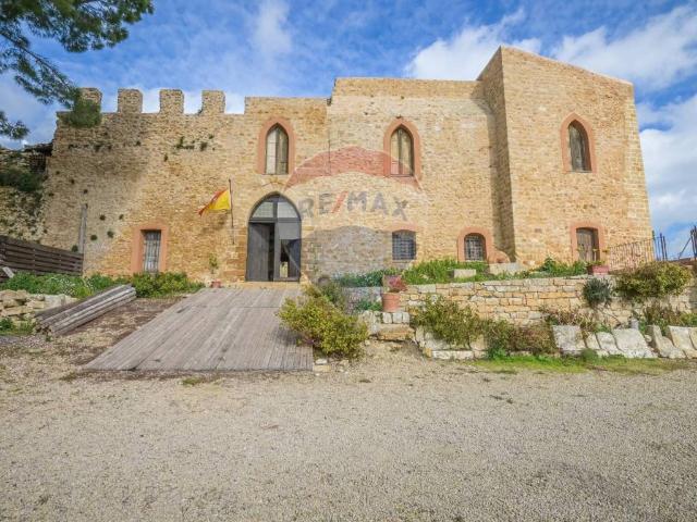 Palazzo in vendita a Monte, Piazza