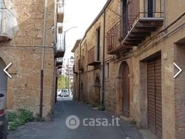 Palazzo in vendita a Casalotto, Piazza