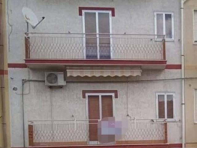 Palazzo in vendita a Castellina, Piazza