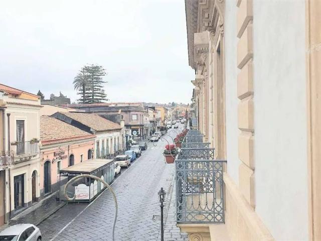 Palazzo in vendita a Piedimonte Etneo, Sicilia