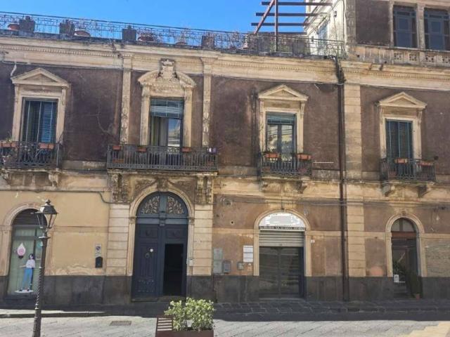Palazzo in vendita a Piedimonte Etneo, Sicilia