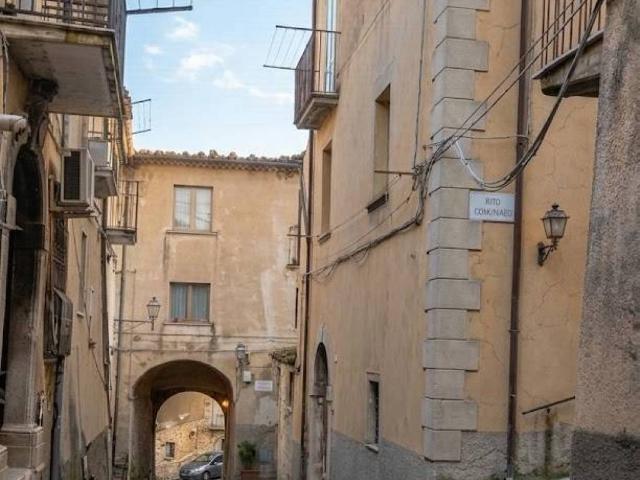 Palazzo in vendita a Pietracatella, Campobasso