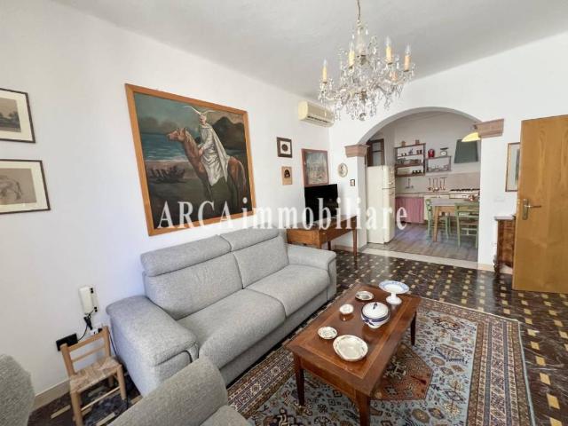 Palazzo in vendita a Tonfano, Toscana
