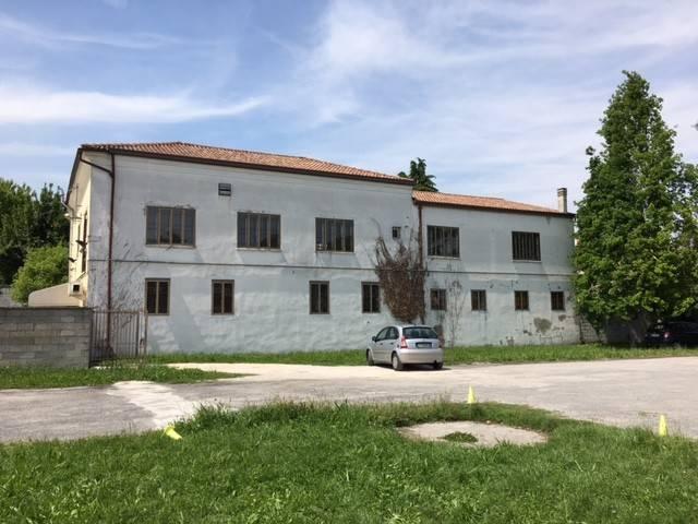 Palazzo in vendita a Quartiere Sant'Anna, Piove Di Sacco