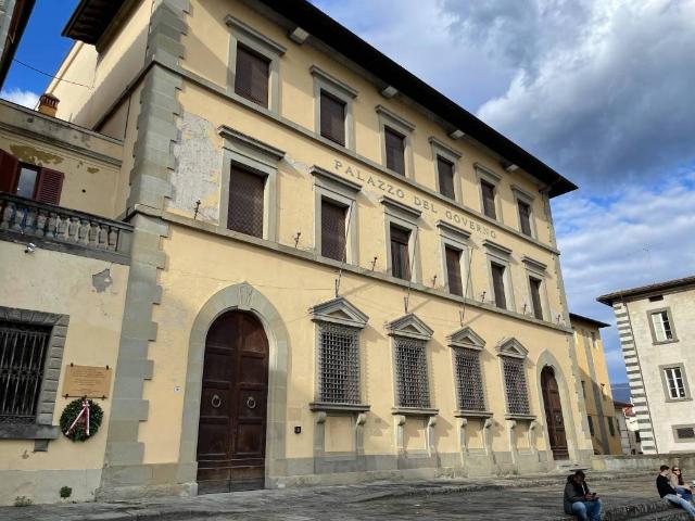 Palazzo in vendita a Pistoia, Toscana