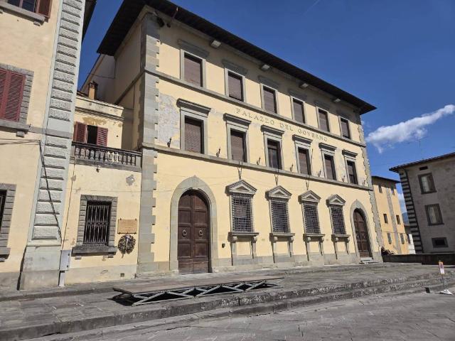 Palazzo in vendita a Pistoia, Toscana