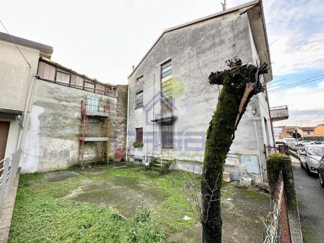 Palazzo in vendita a Pizzighettone, Lombardia