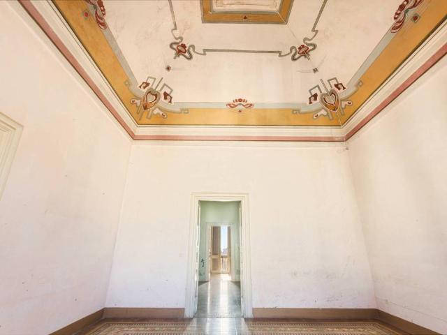 Palazzo in vendita a Puglia, Lecce