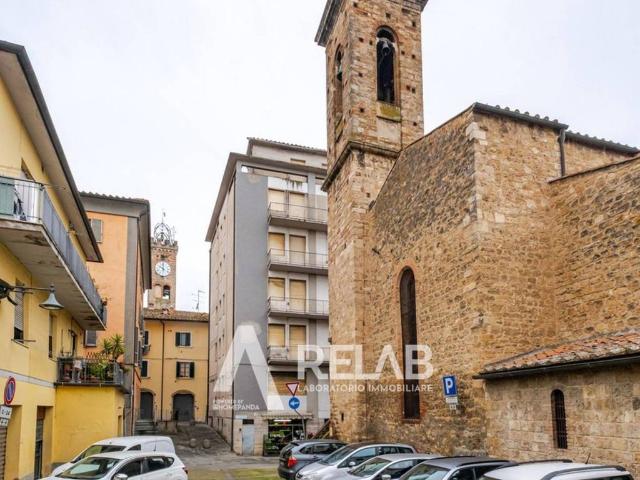 Palazzo in vendita a Lecchi, Toscana