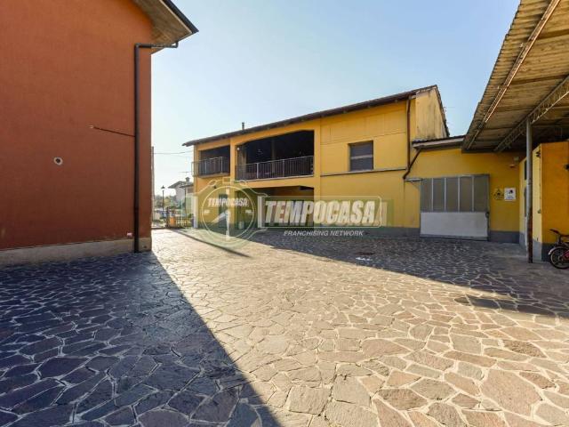 Palazzo in vendita a Pognano, Lombardia