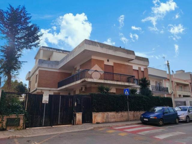 Palazzo in vendita a Pozziglioni, Puglia