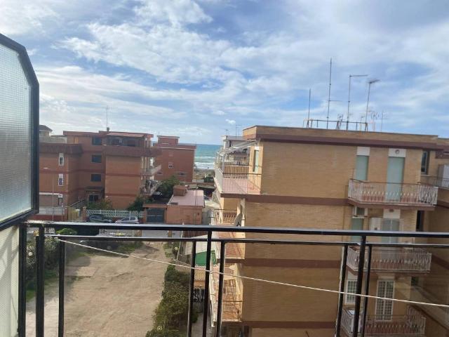 Palazzo in vendita a Torvajanica, Roma Capitale