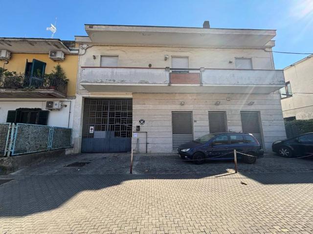 Palazzo in vendita a Pomigliano D'arco, Napoli