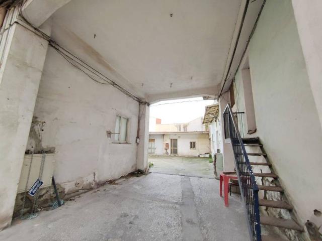 Palazzo in vendita a Pomigliano D'arco, Campania