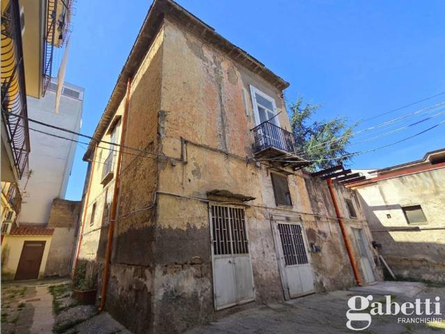 Palazzo in vendita a Pomigliano D'arco, Campania