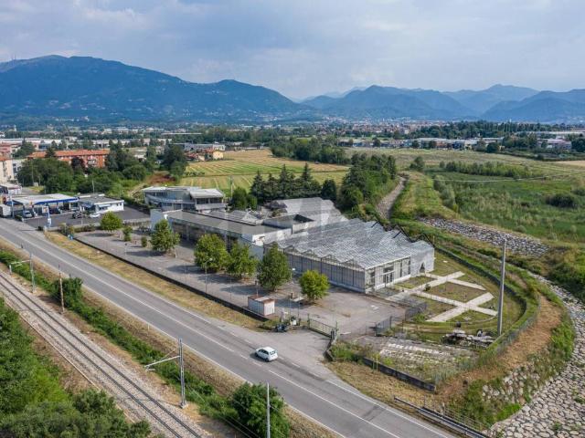 Palazzo in vendita a Locate Bergamasco, Ponte San Pietro