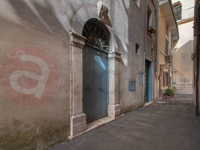 Palazzo in vendita a Pontecorvo, Lazio