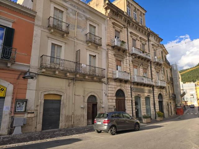 Palazzo in vendita a Popoli, Abruzzo