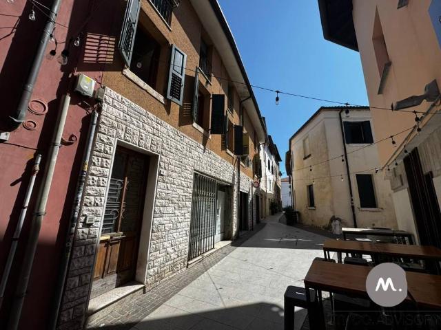 Palazzo in vendita a Pordenone, Friuli-Venezia Giulia
