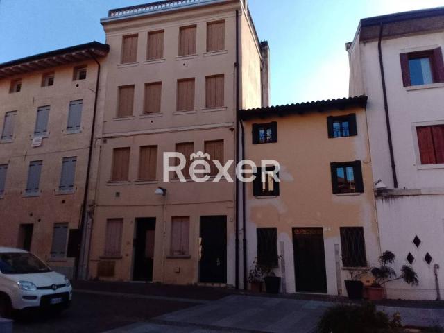 Palazzo in vendita a Pordenone, Friuli-Venezia Giulia