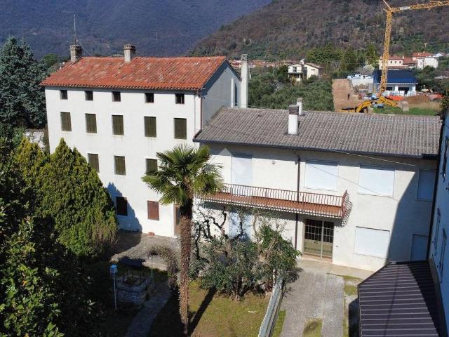 Villa Indipendente in vendita a Pove Del Grappa, Veneto