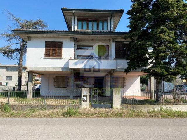 Palazzo in vendita a Bassa Reggiana, Re
