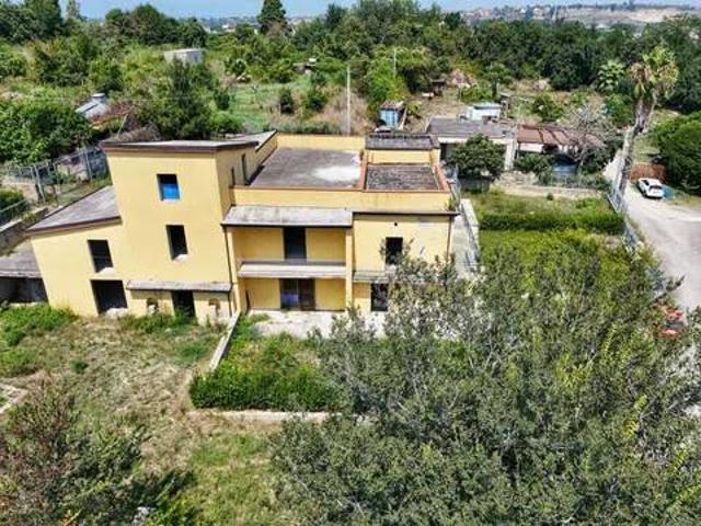Palazzo in vendita a Grotta del Sole, Pozzuoli