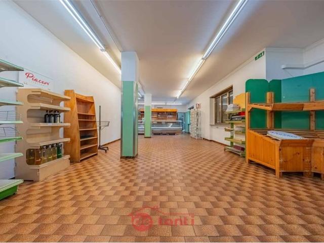 Palazzo in vendita a Comunità montana della Valchiavenna, Prata Camportaccio